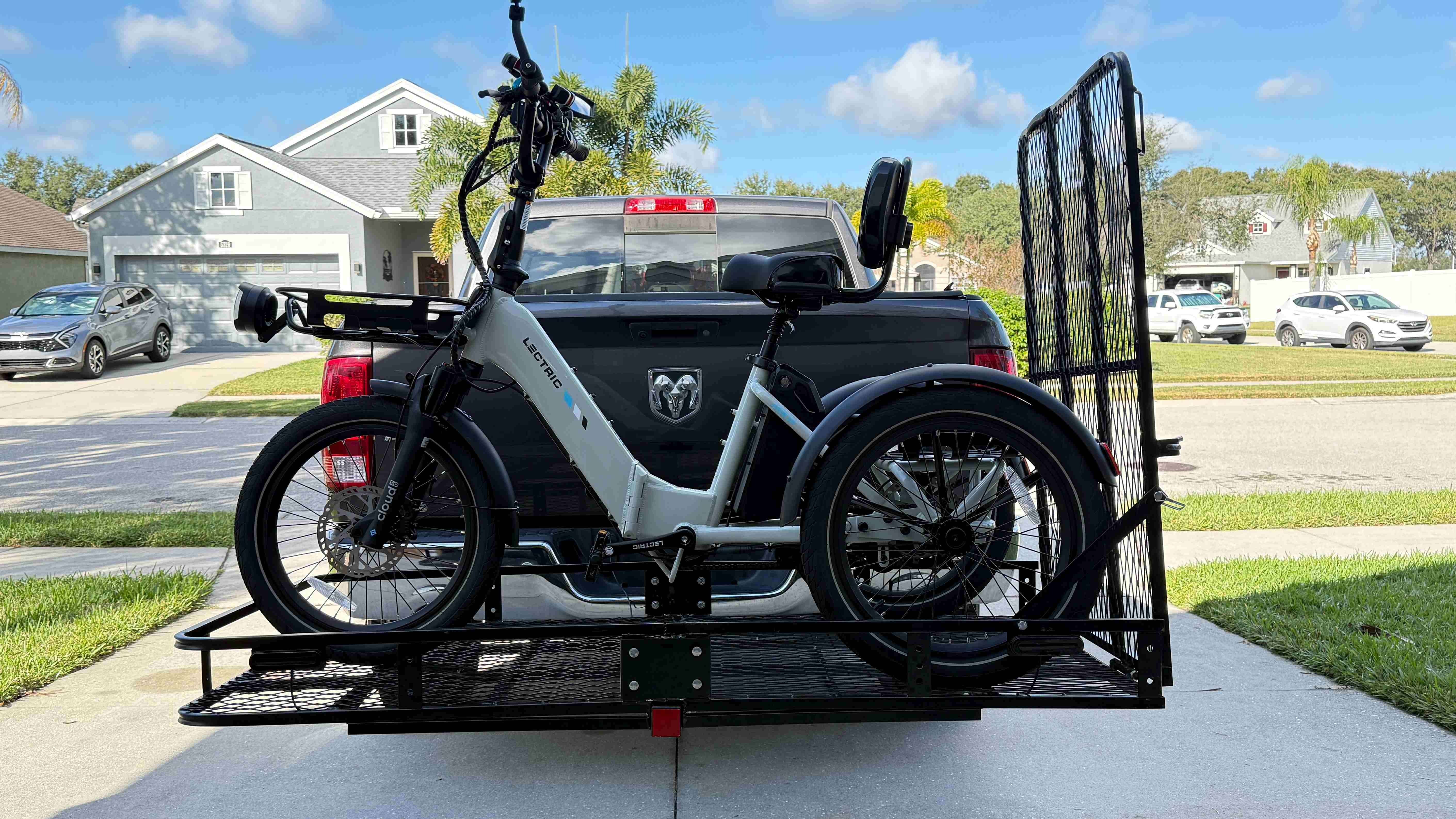 Platform Carrier eTrike rack mounted on SUV vehicle hitch